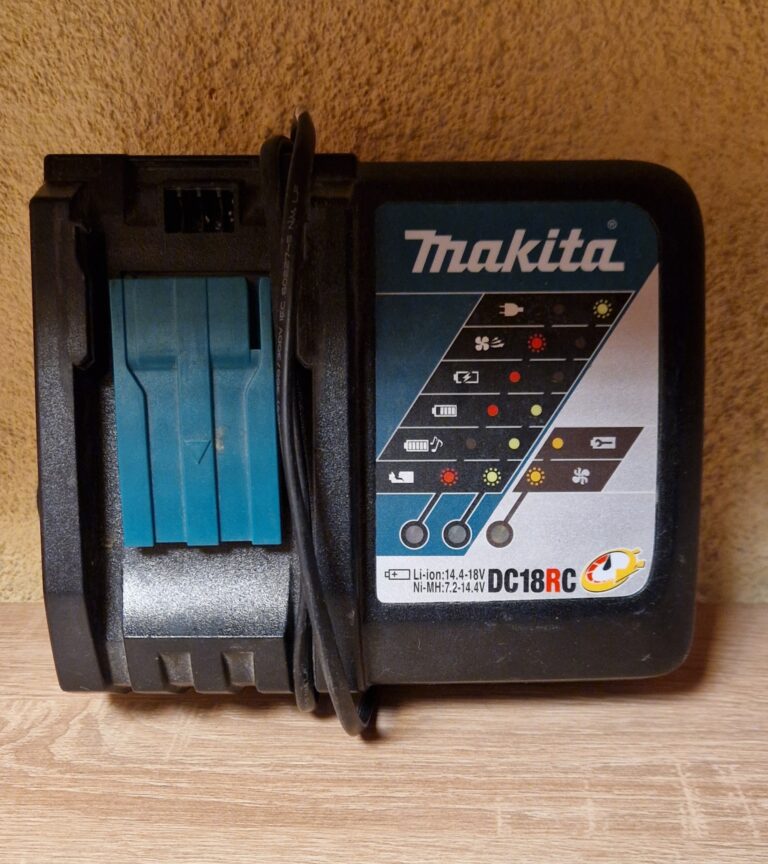 Makita DC18SD s8883