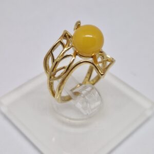 hõbedanesõrmus merevaiguga   10eur -1 gr.